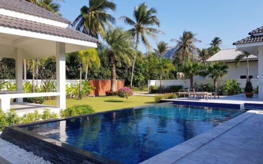Villa for Sale in Samroiyot (VLFS0067)